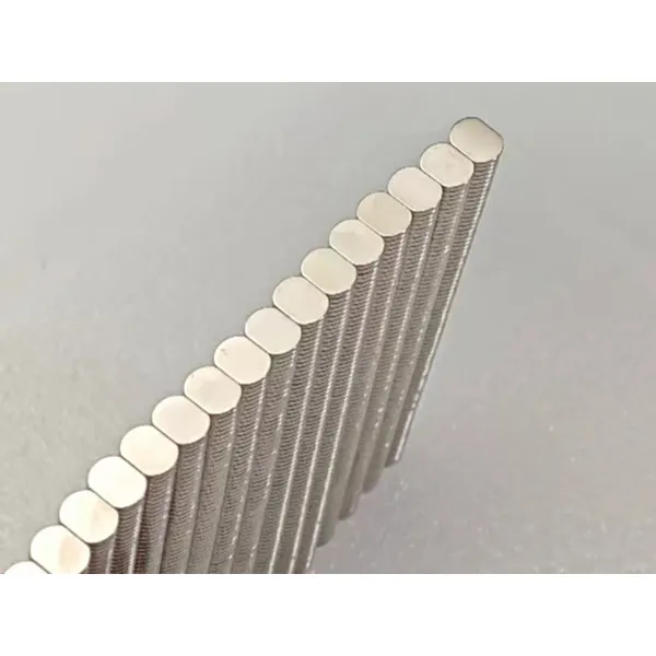 N35SH NdFeB Radial 2 Poles Irregular Oval Magnet For Sensors 1